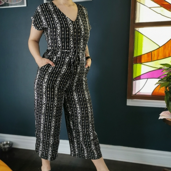 b.young jumper - Picture 1 of 4